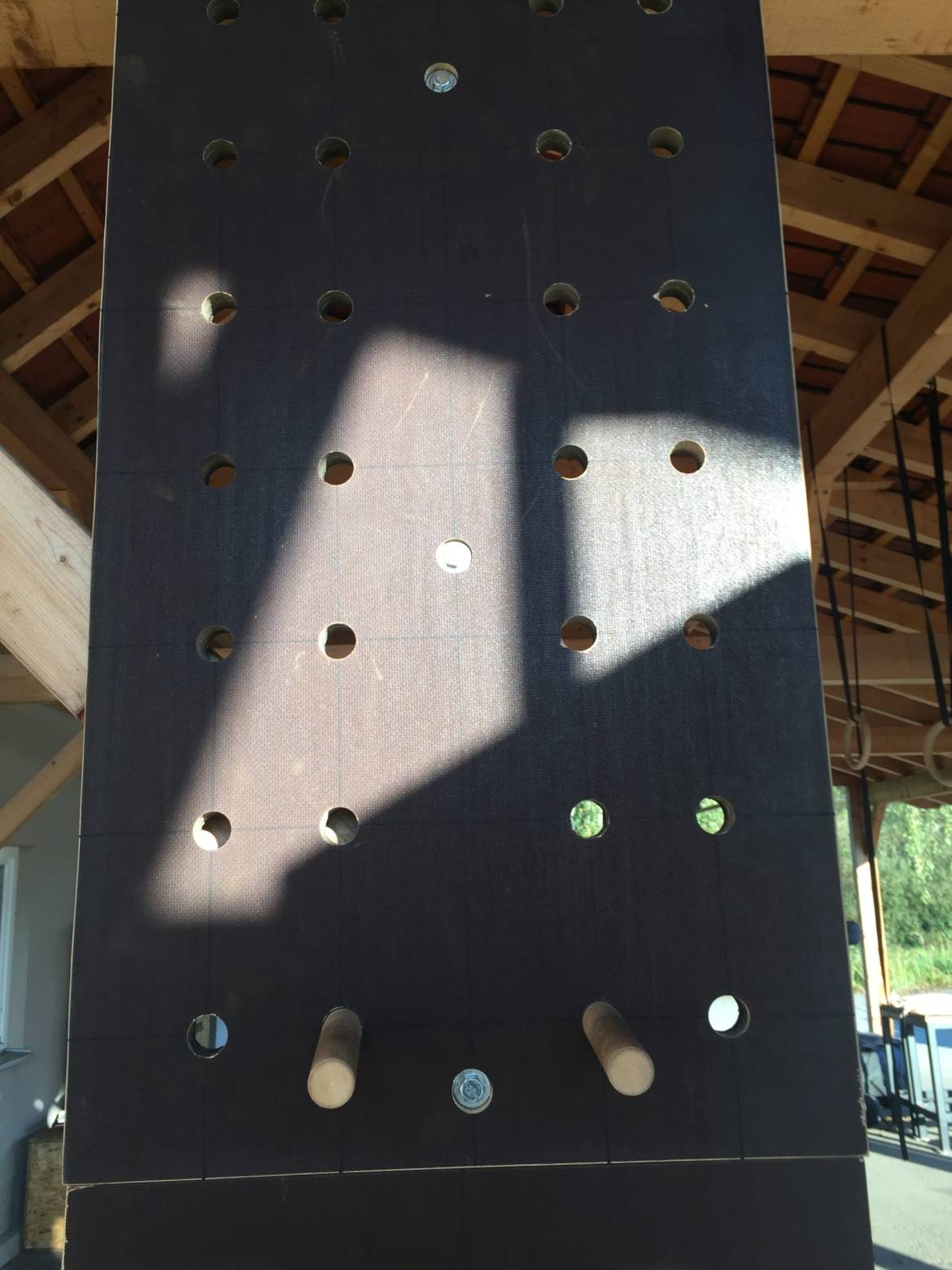 crossfitstraubing-pegboard-scaled.jpg